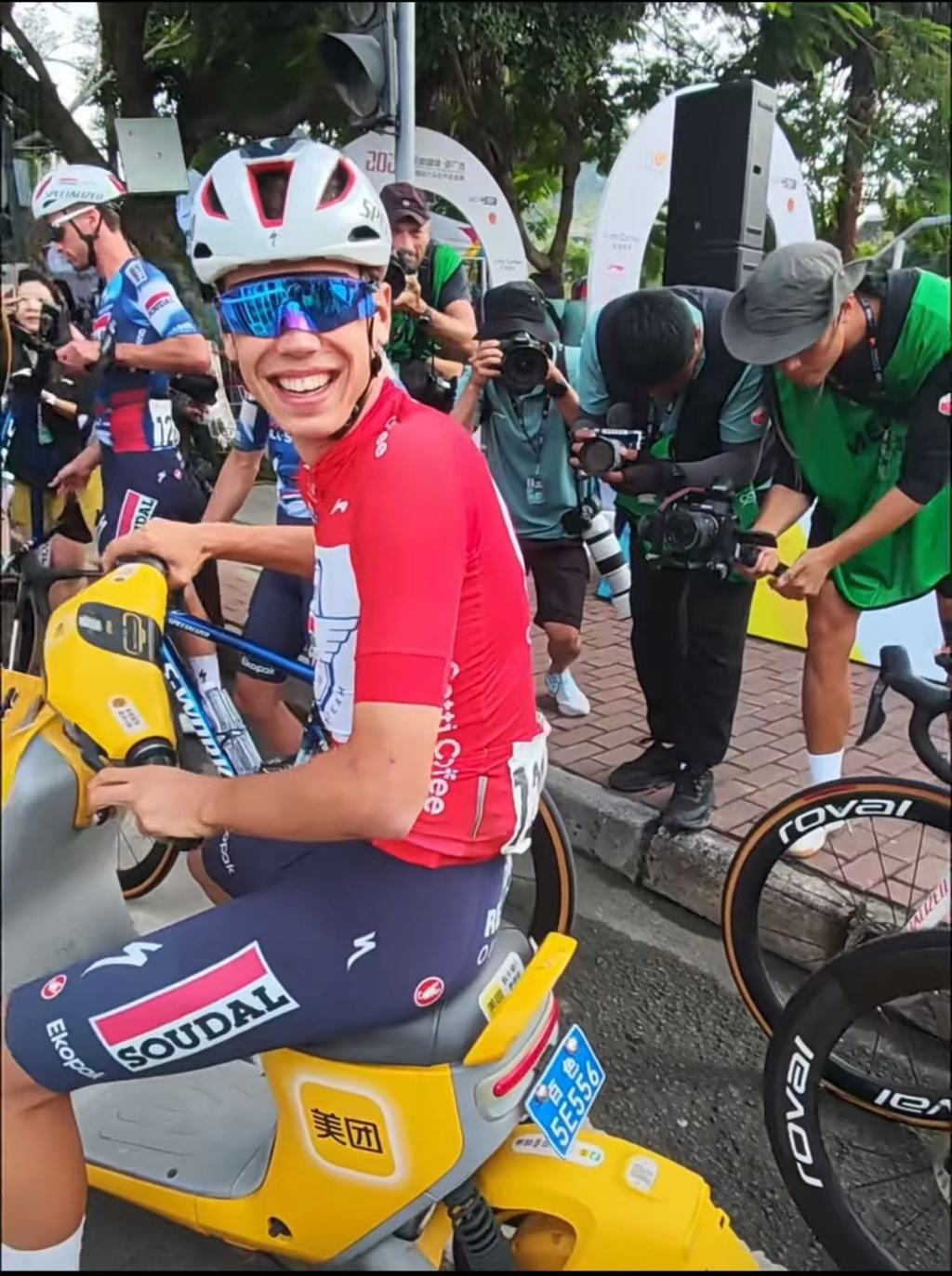 爱上共享电, 得赛段总爬, 几乎没有人